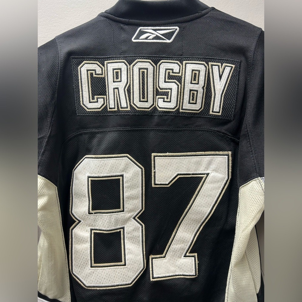 Reebok Youth Pittsburgh Penguins Sidney Crosby #87 Jersey - Picture 4 of 5
